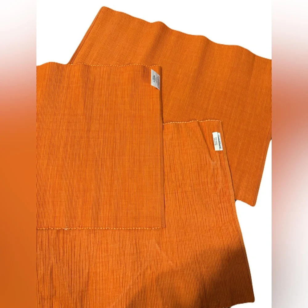 Crate&Barrel 100% Cotton Twilight Placemats (3) three in Orange/ Desert